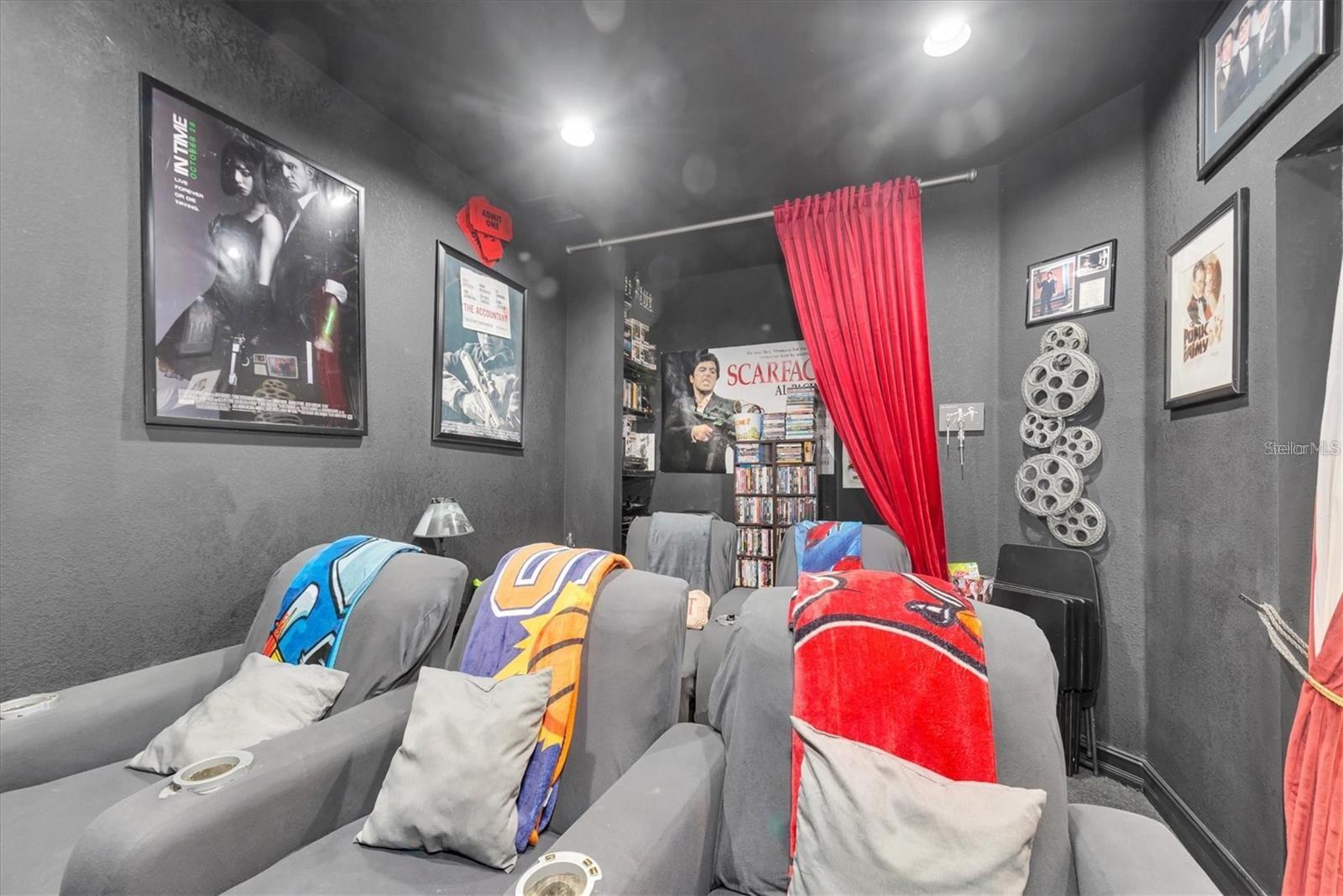 8930 N NEWPORT AVE