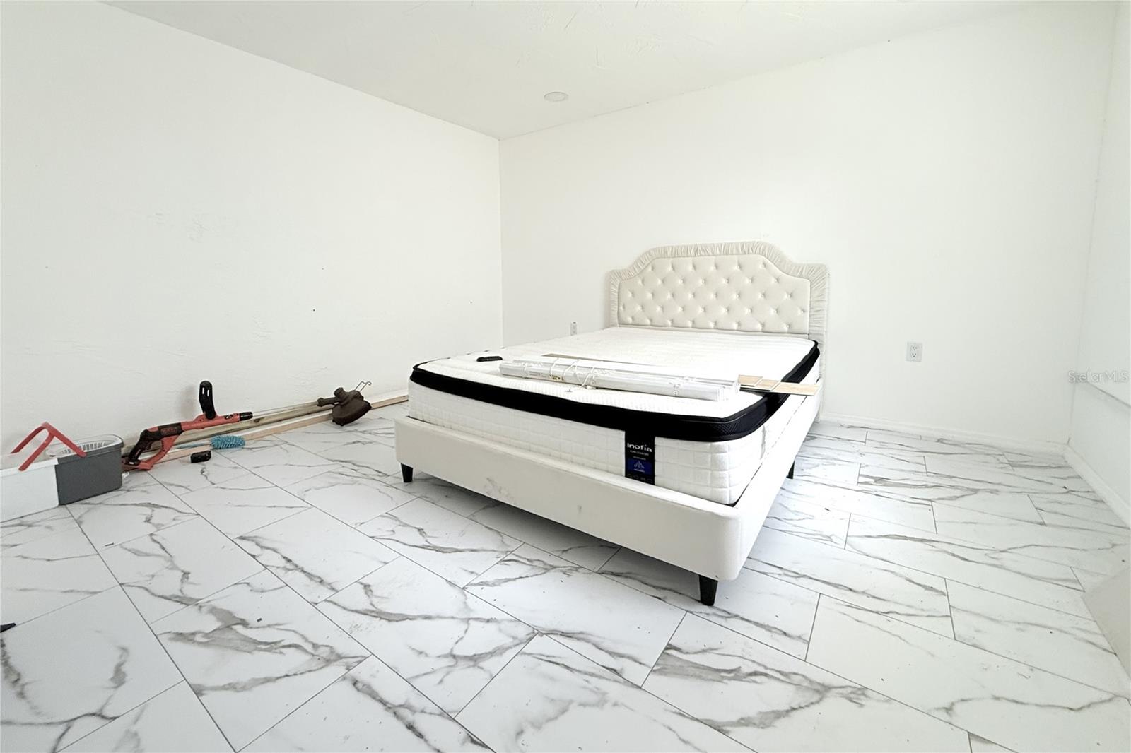 7904 JUDITH CRES