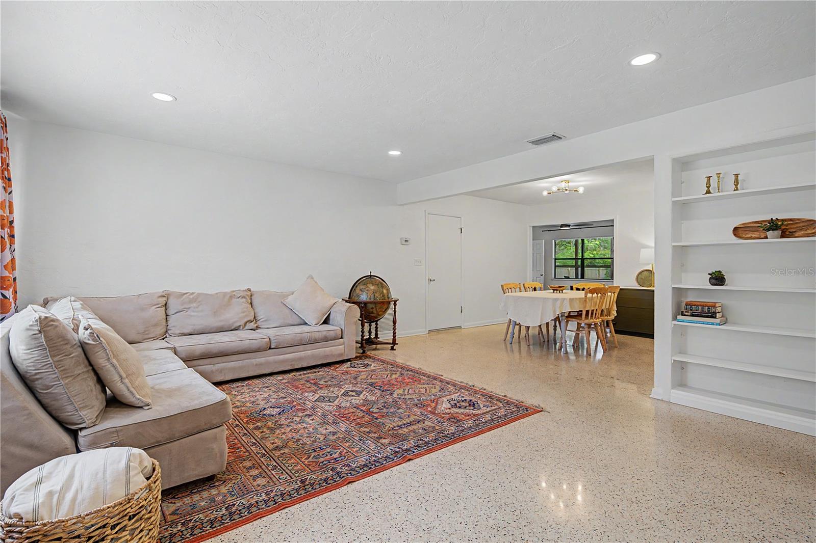 10246 N VALLE DR