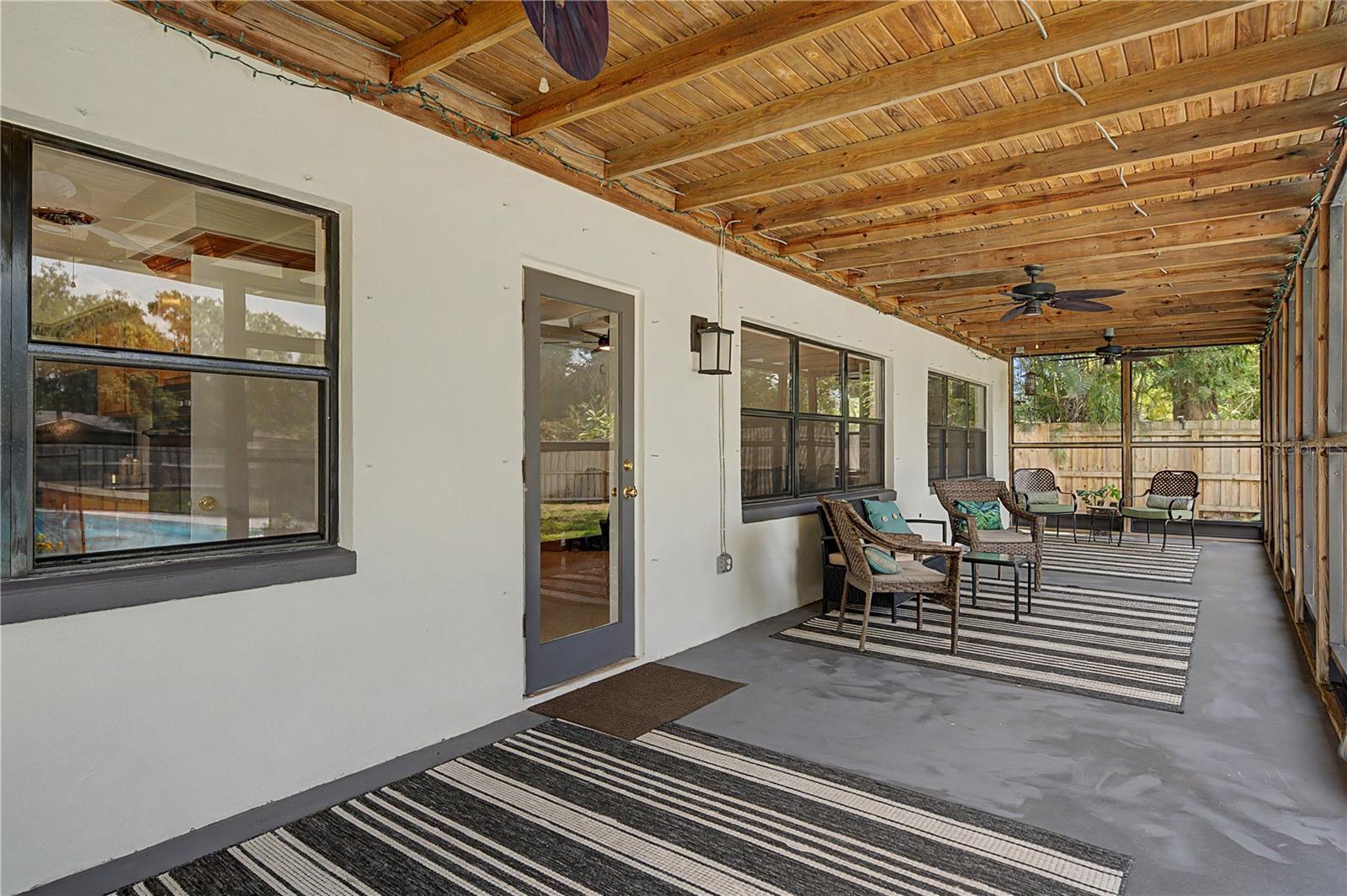 10246 N VALLE DR
