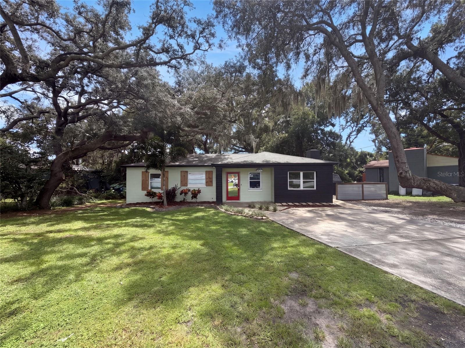 10806 W ELBOW DR