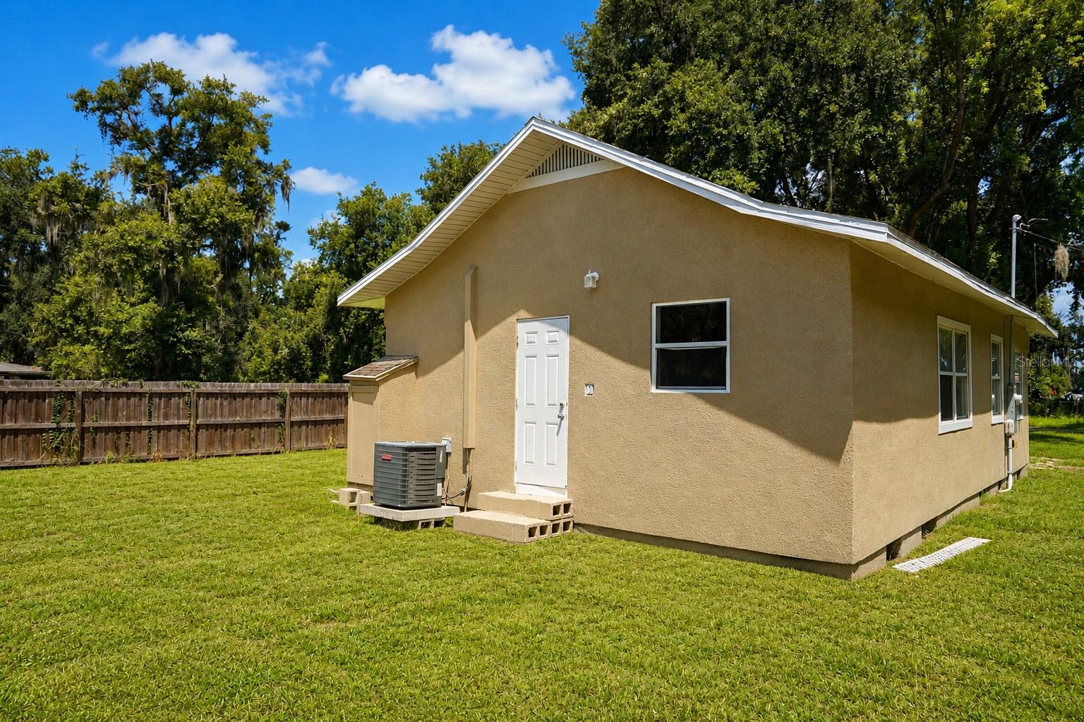 2503 N WILDER LOOP