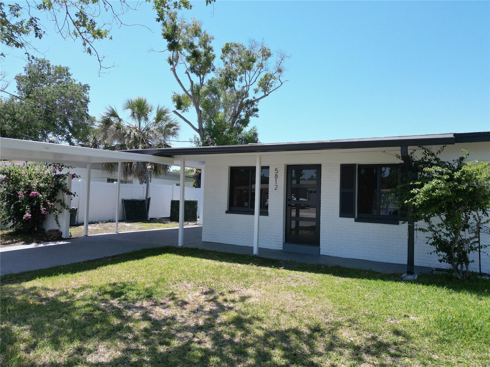 5812 Liverpool Dr, Tampa
