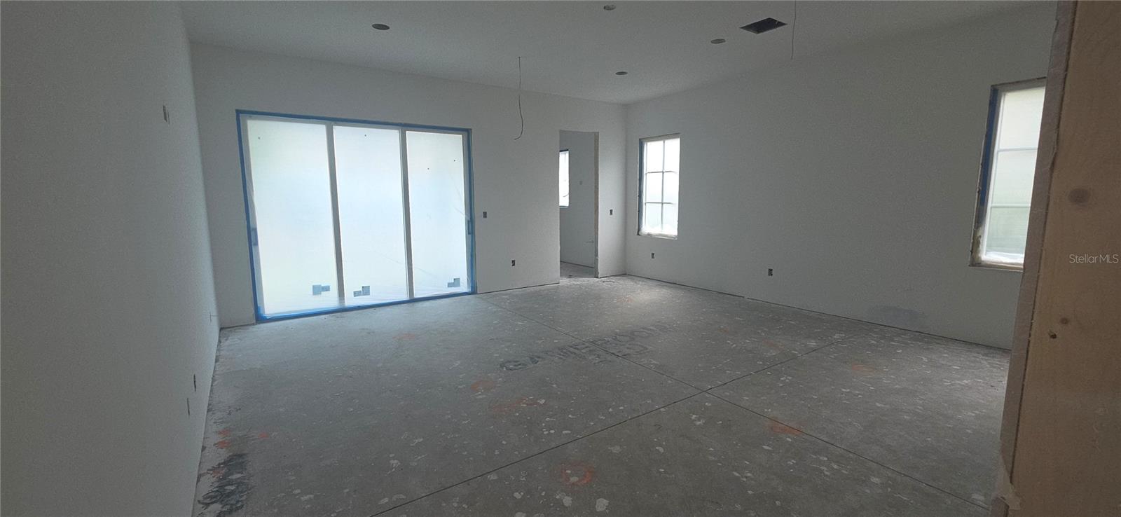 4302 W WOODMERE RD