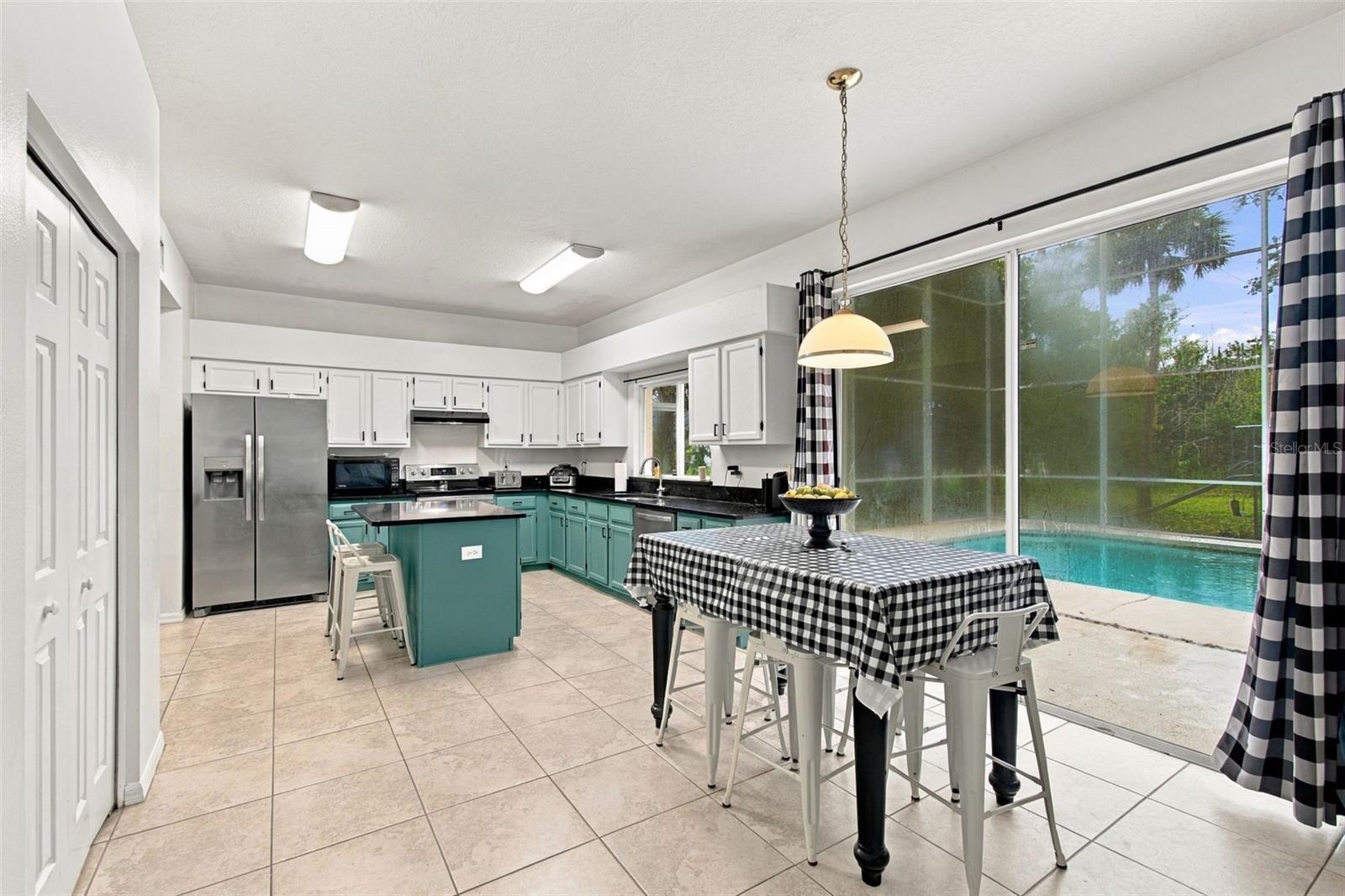 8102 STONEFIELD