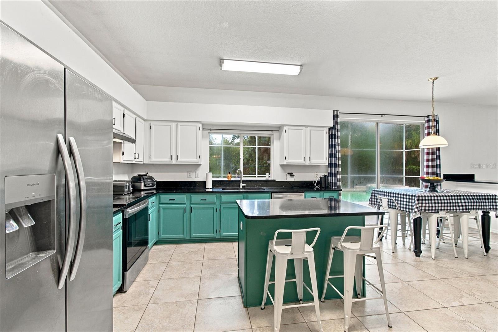 8102 STONEFIELD