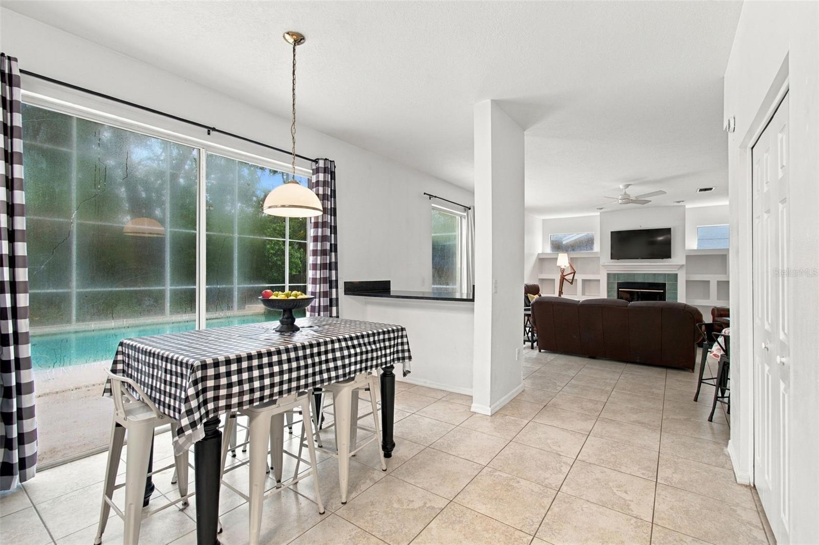 8102 STONEFIELD