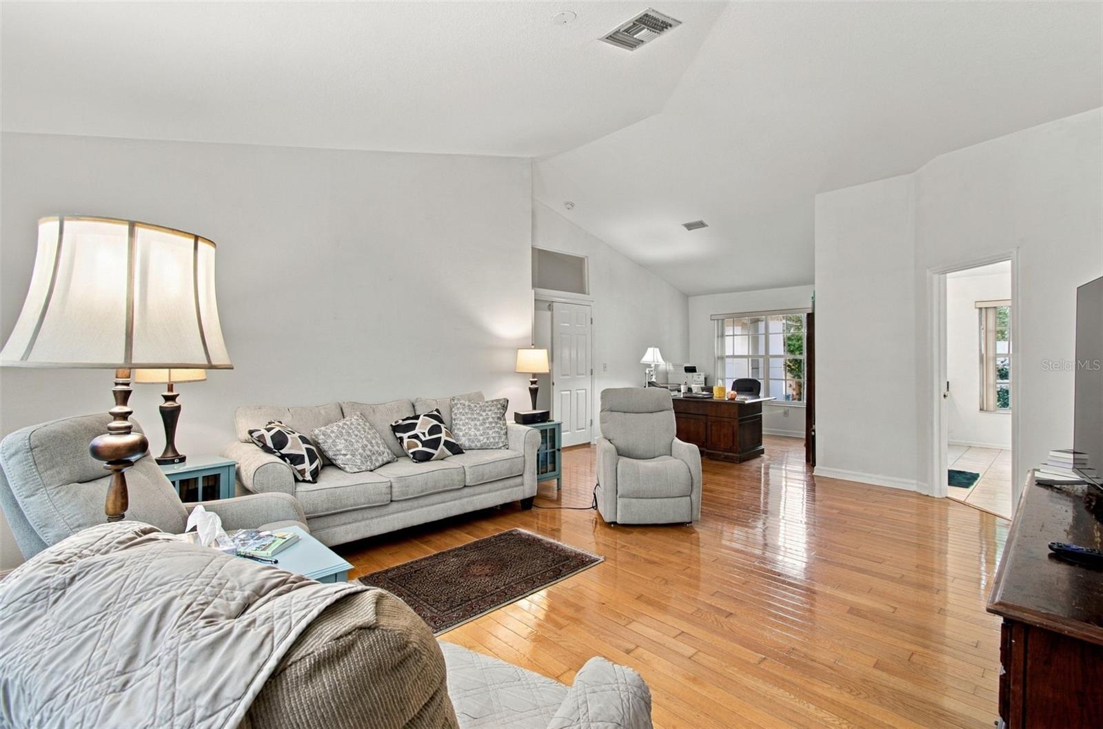 8102 STONEFIELD