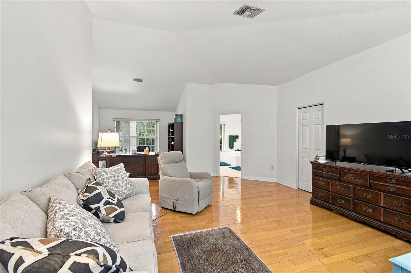 8102 STONEFIELD