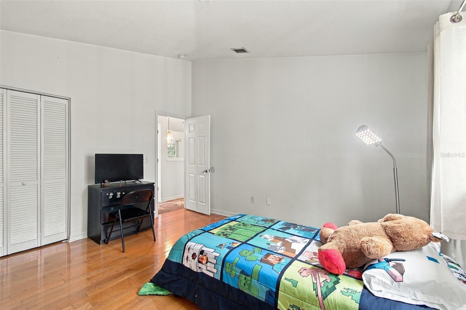 8102 STONEFIELD