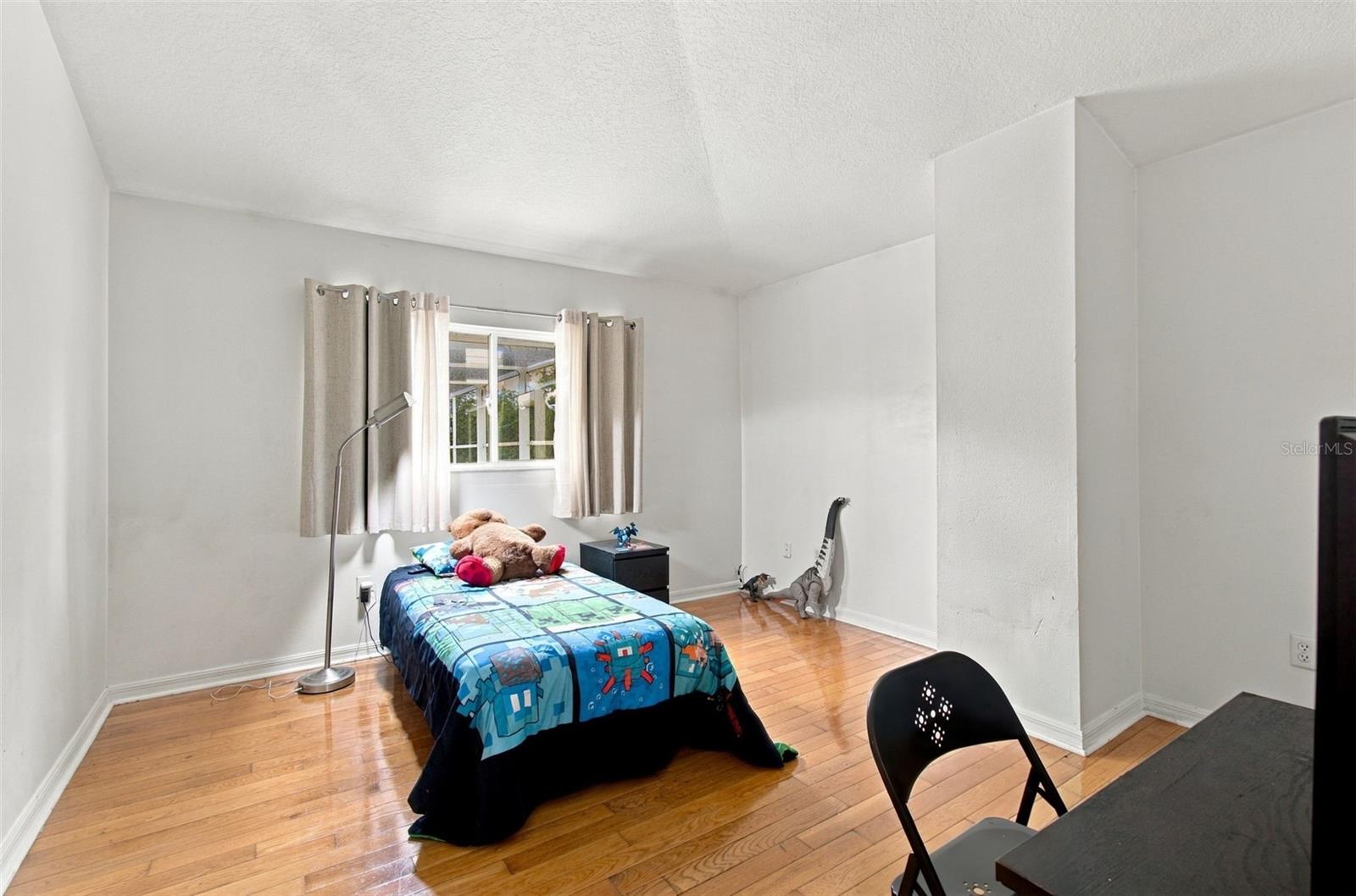 8102 STONEFIELD