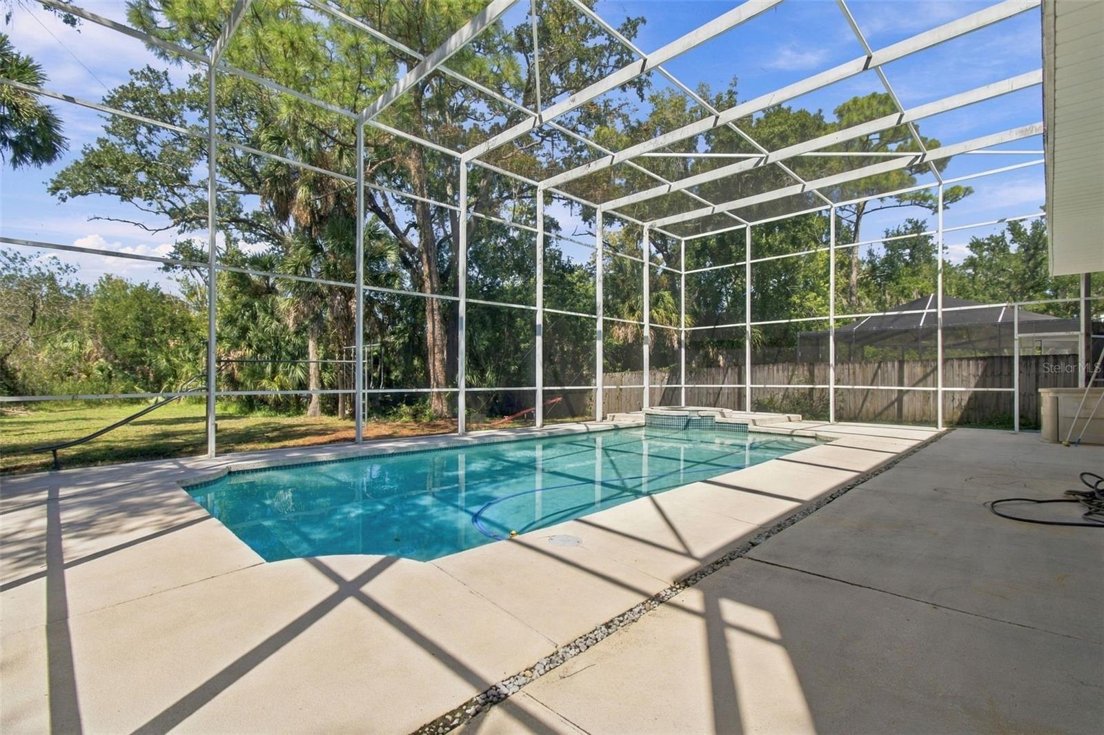 8102 STONEFIELD