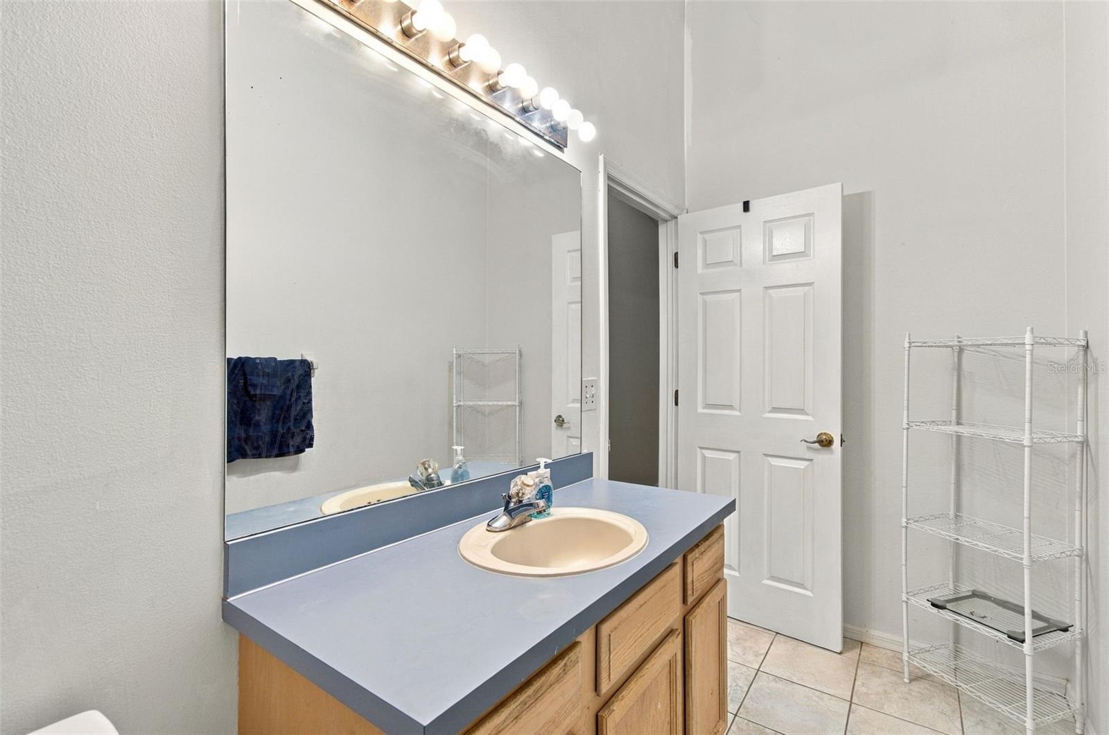 8102 STONEFIELD