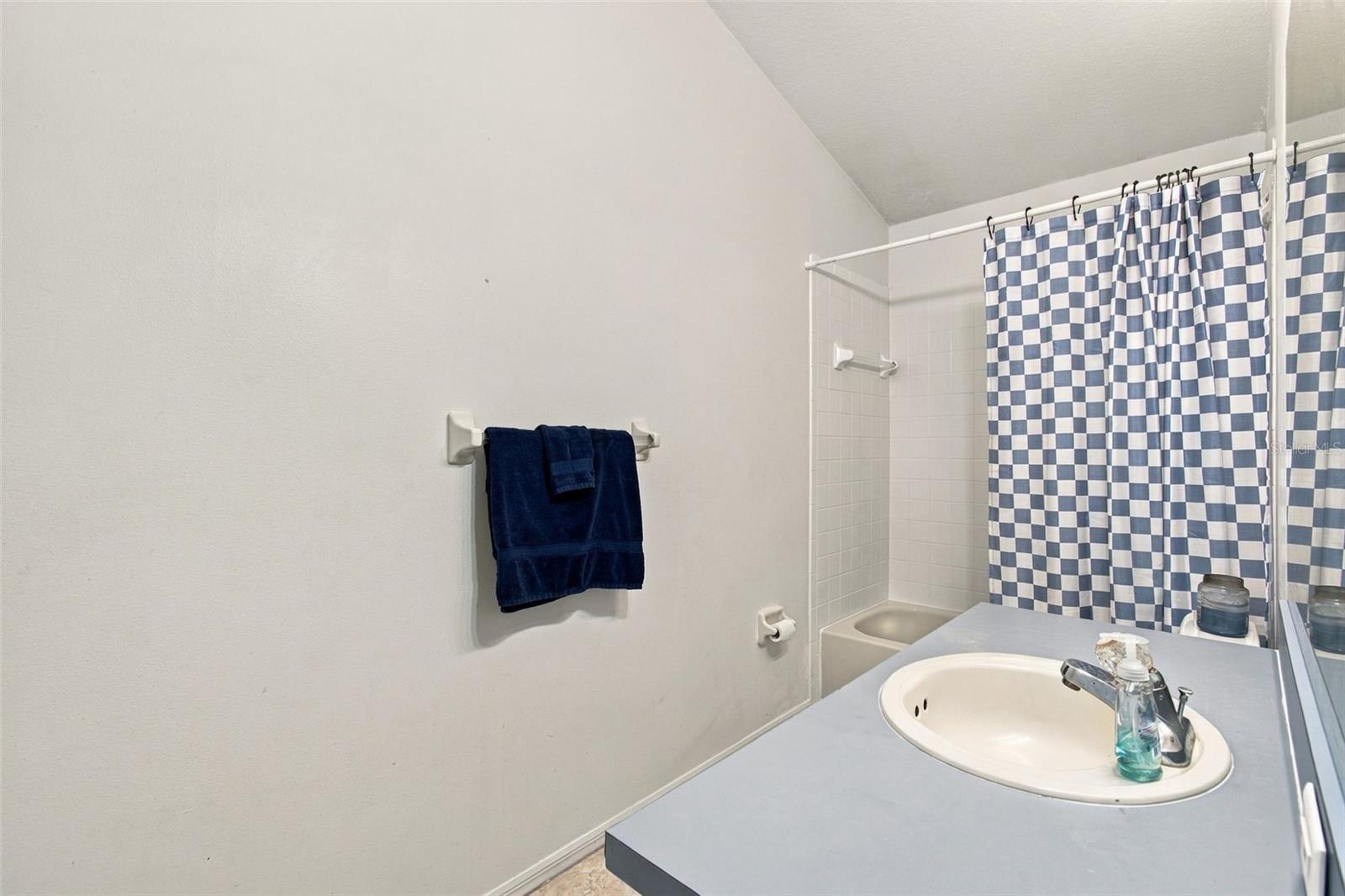 8102 STONEFIELD