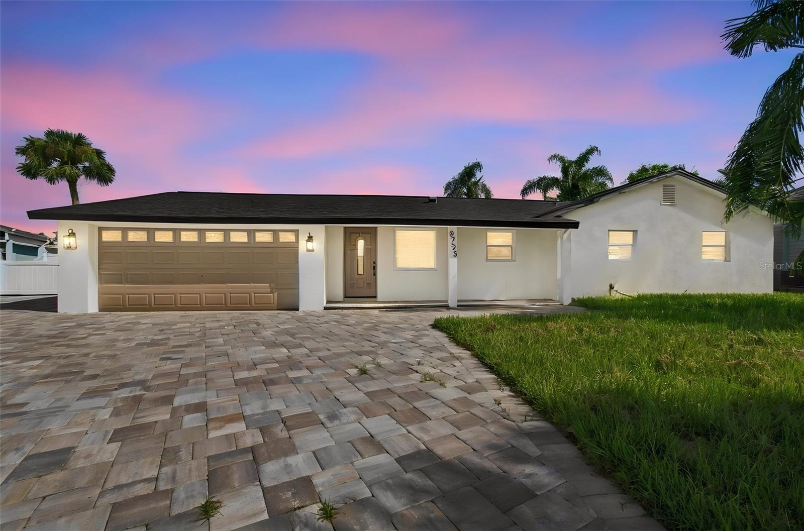 8725 Thornwood Ln, Tampa