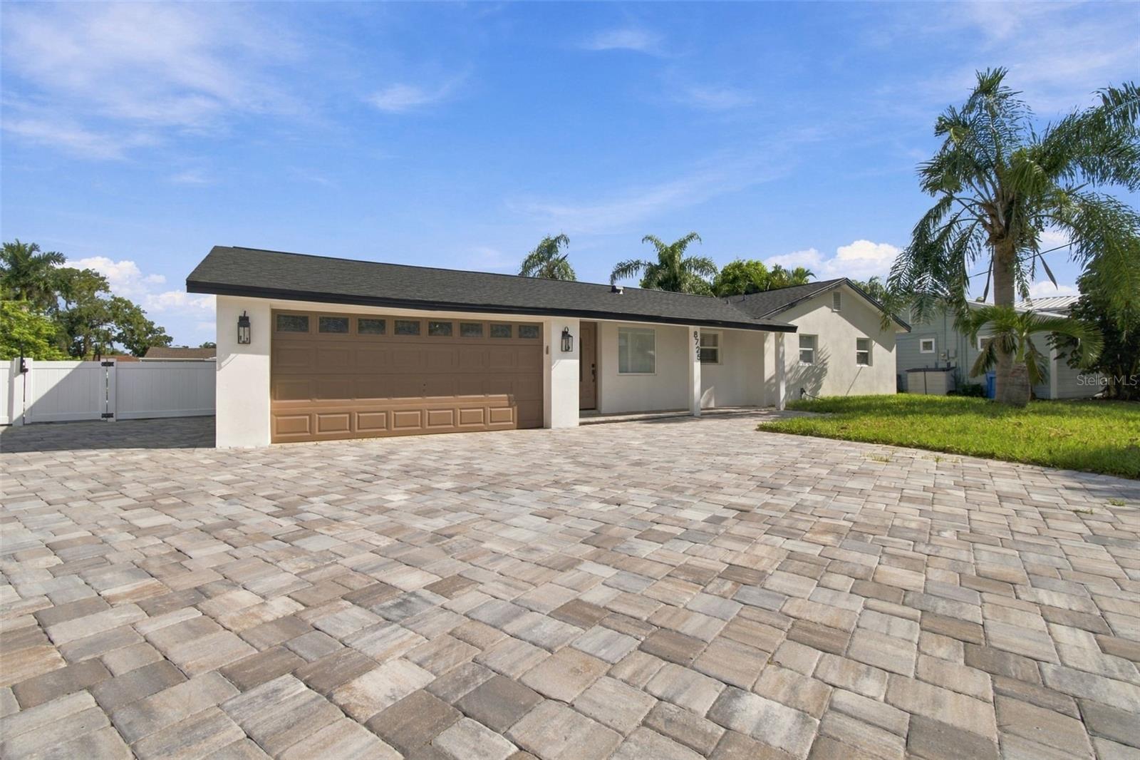 8725 THORNWOOD LN