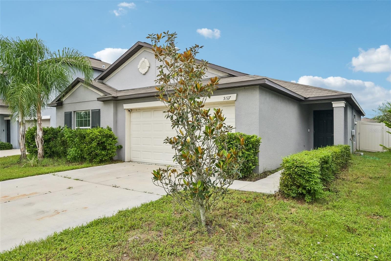5517 BLUE AZURE DR
