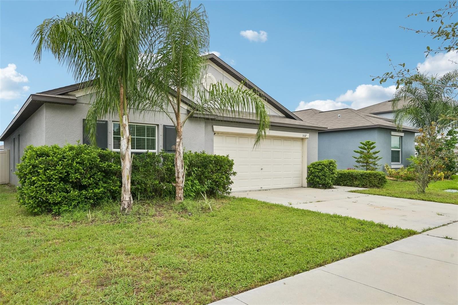 5517 BLUE AZURE DR