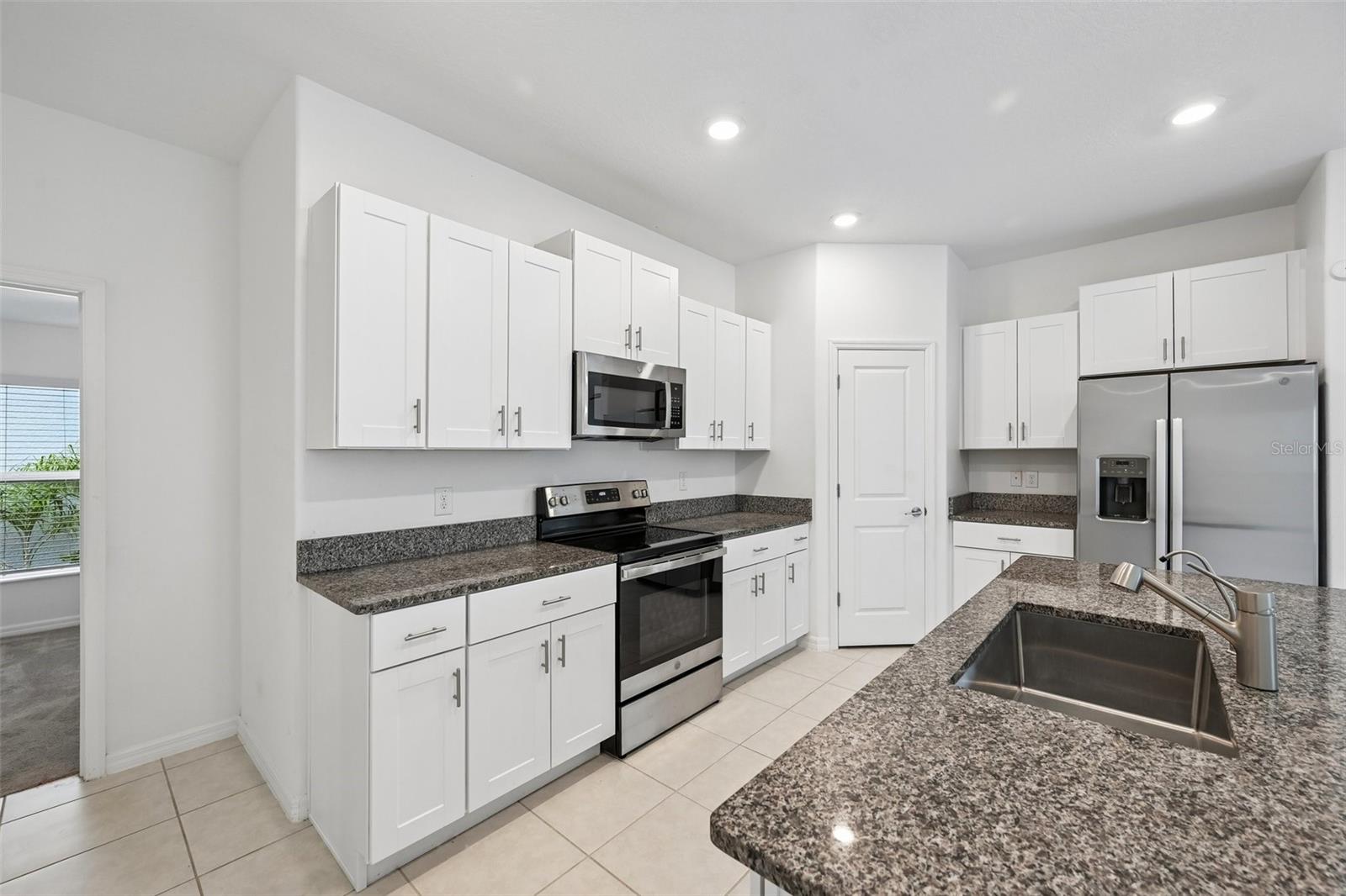 5517 BLUE AZURE DR