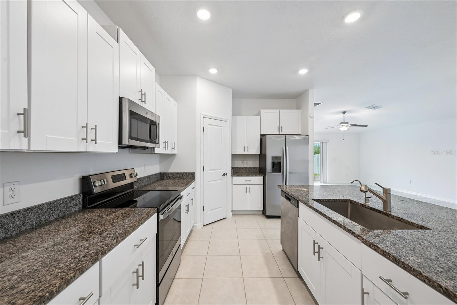 5517 BLUE AZURE DR