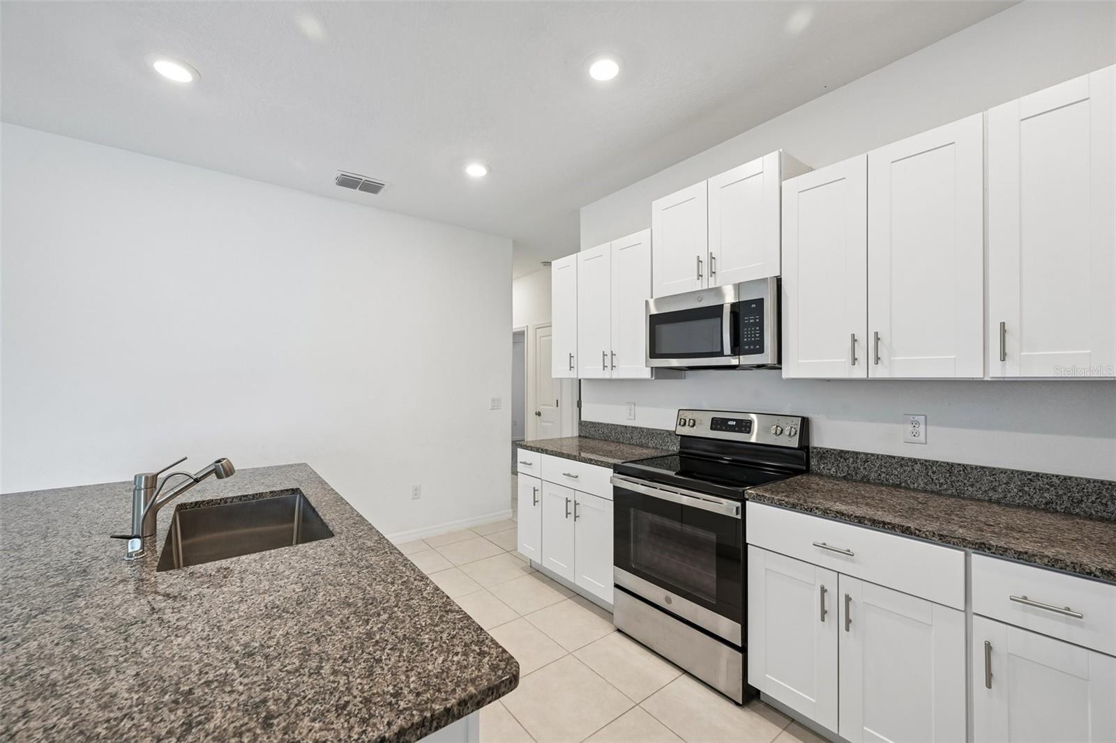 5517 BLUE AZURE DR