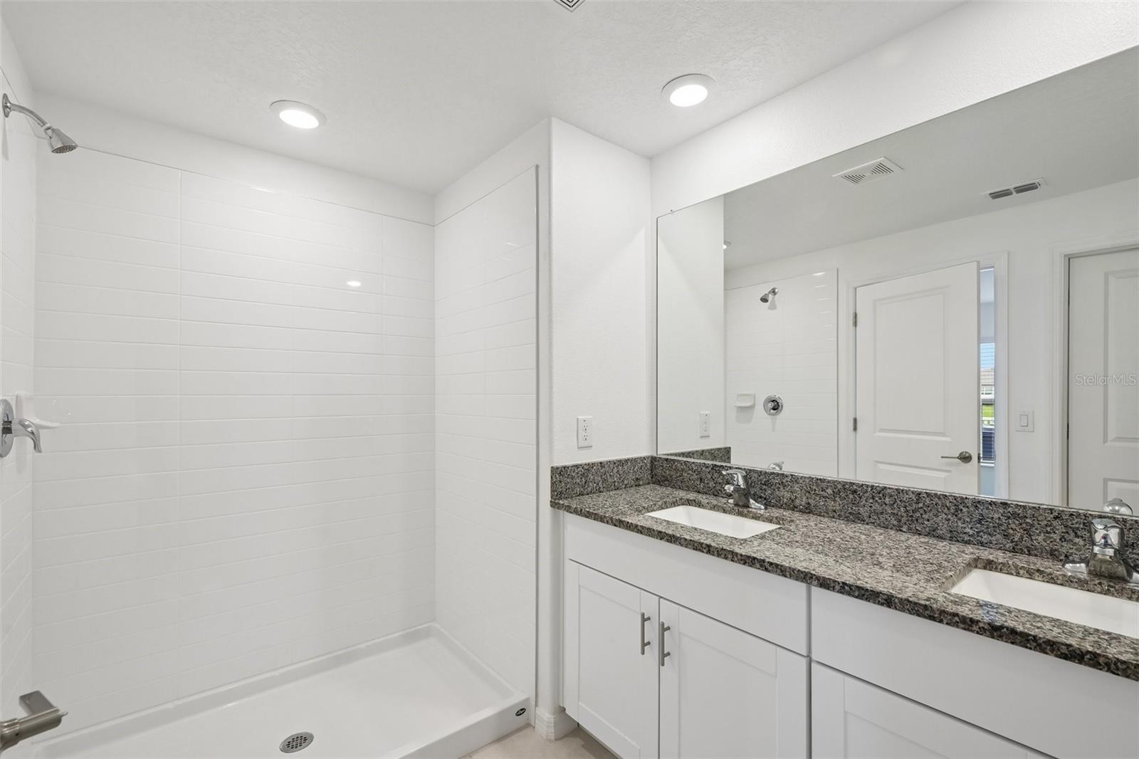 5517 BLUE AZURE DR