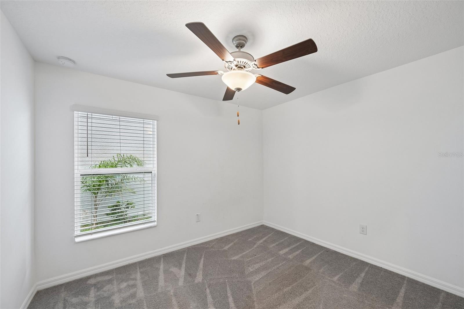 5517 BLUE AZURE DR