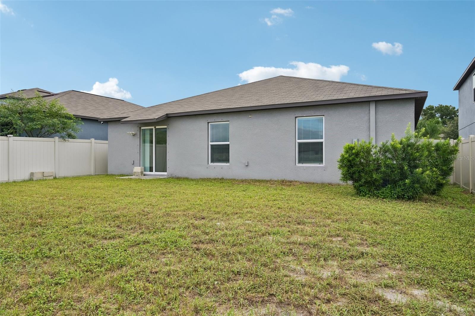 5517 BLUE AZURE DR
