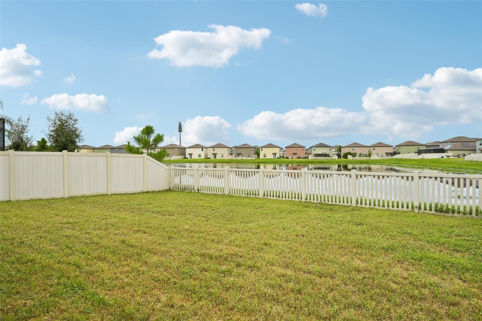 5517 BLUE AZURE DR