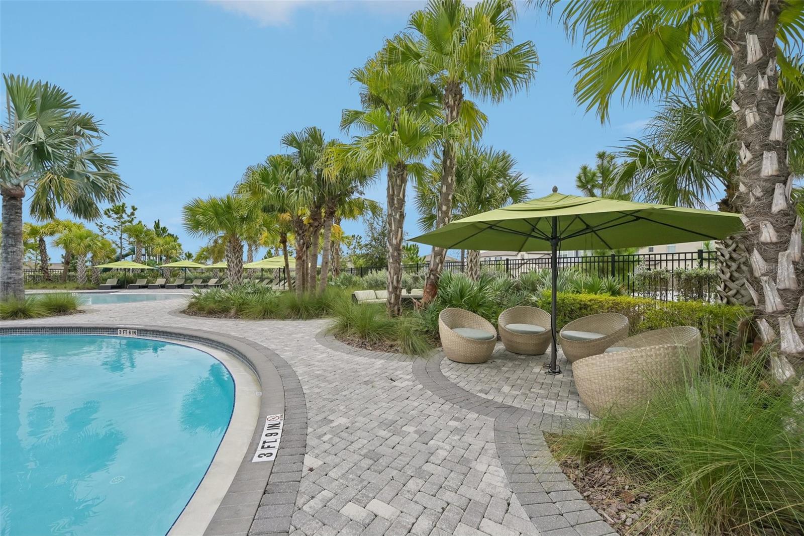 5517 BLUE AZURE DR