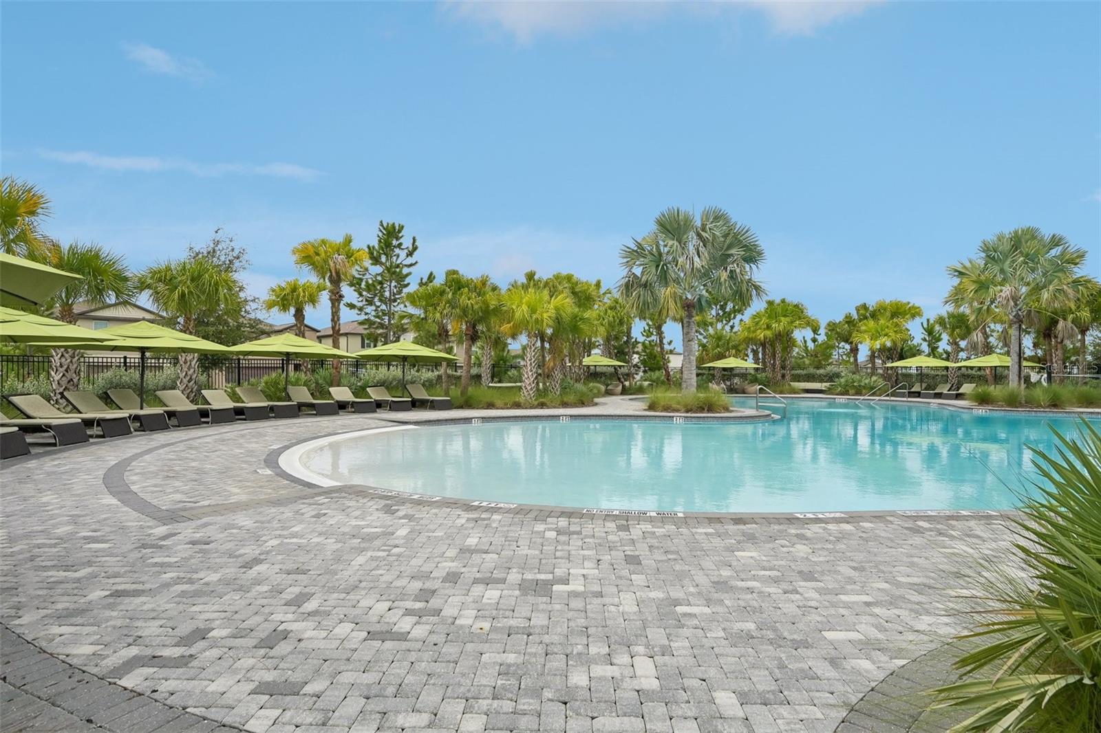 5517 BLUE AZURE DR