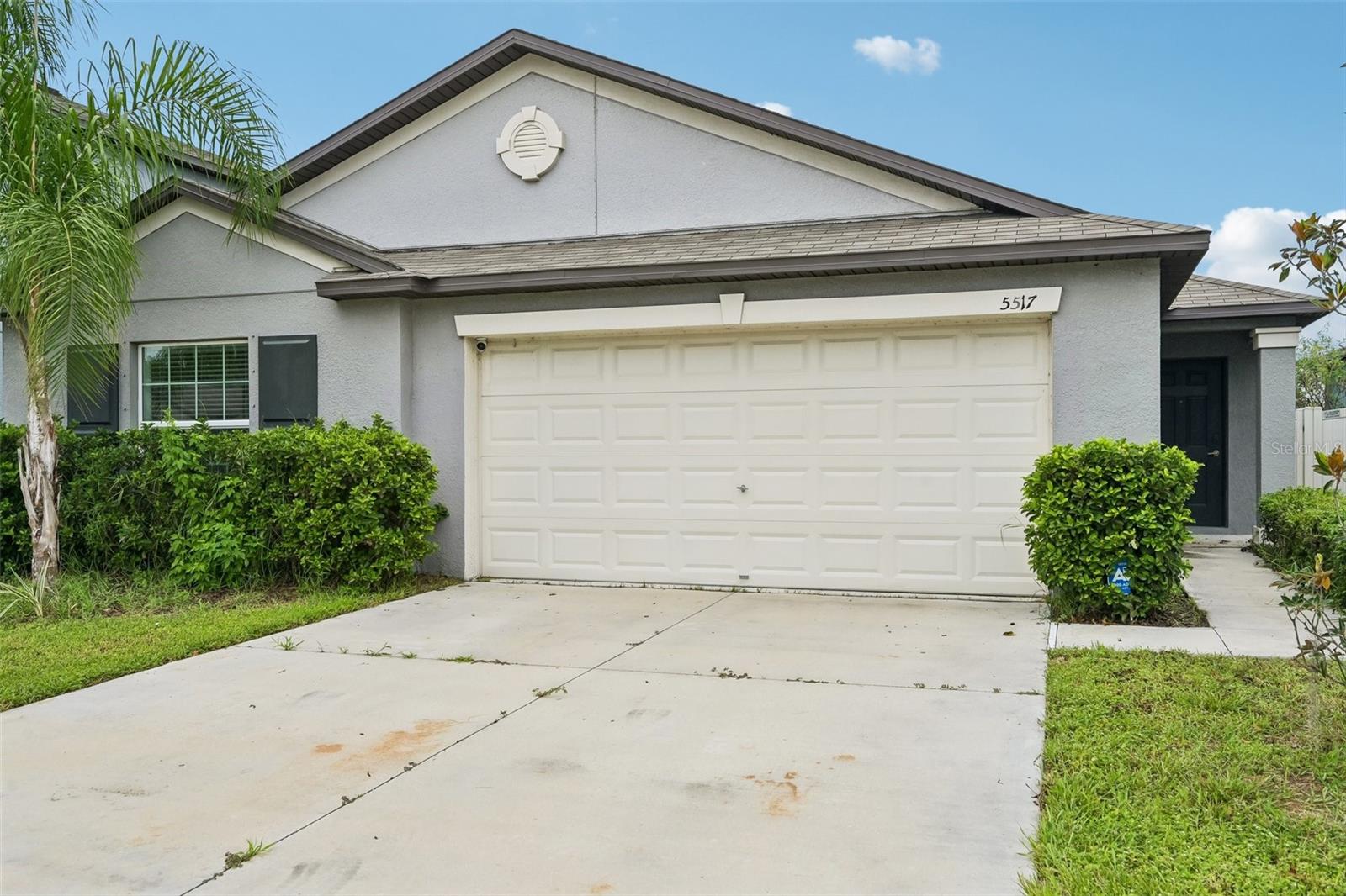 5517 BLUE AZURE DR