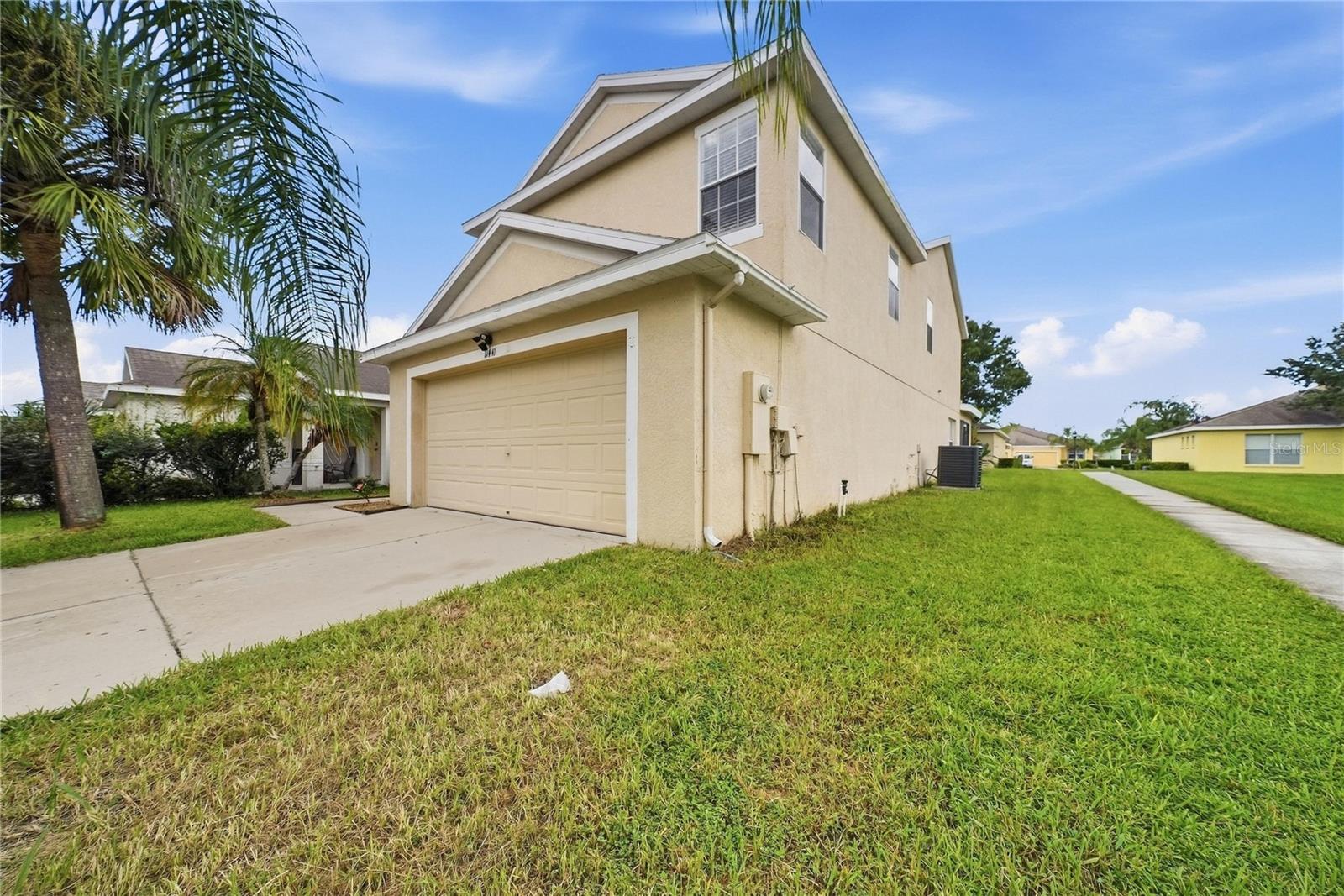 11441 CRESTLAKE VILLAGE