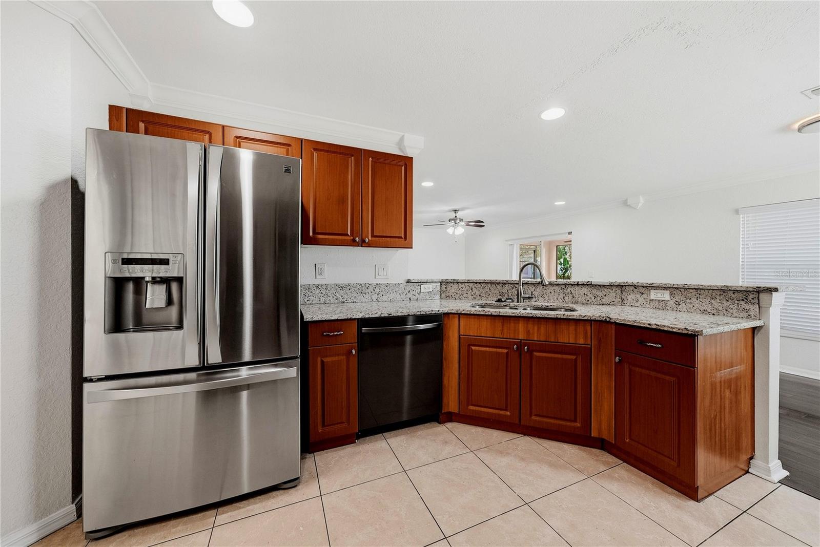 11441 CRESTLAKE VILLAGE