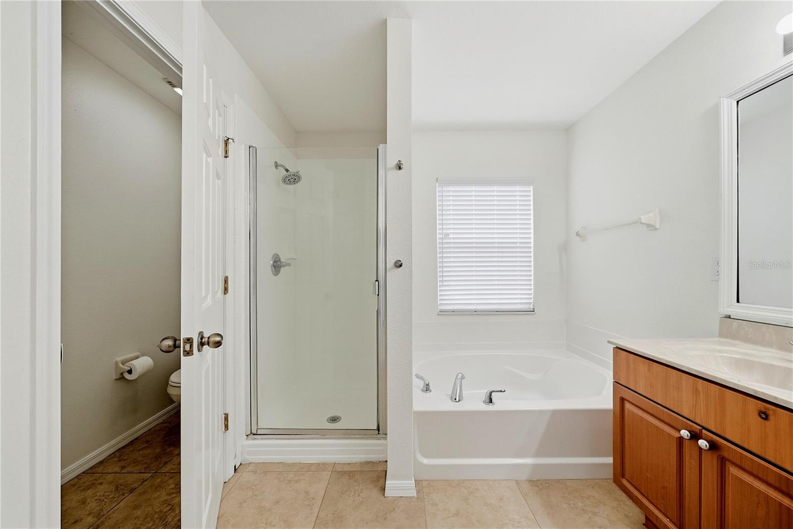 11441 CRESTLAKE VILLAGE