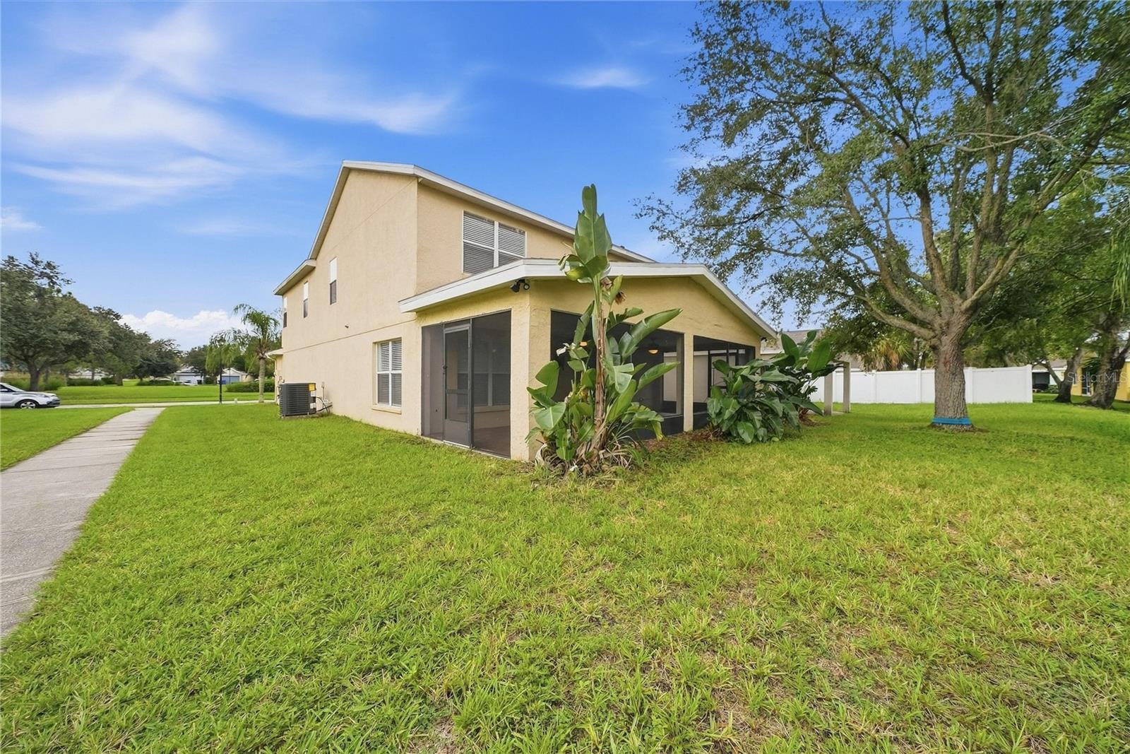 11441 CRESTLAKE VILLAGE