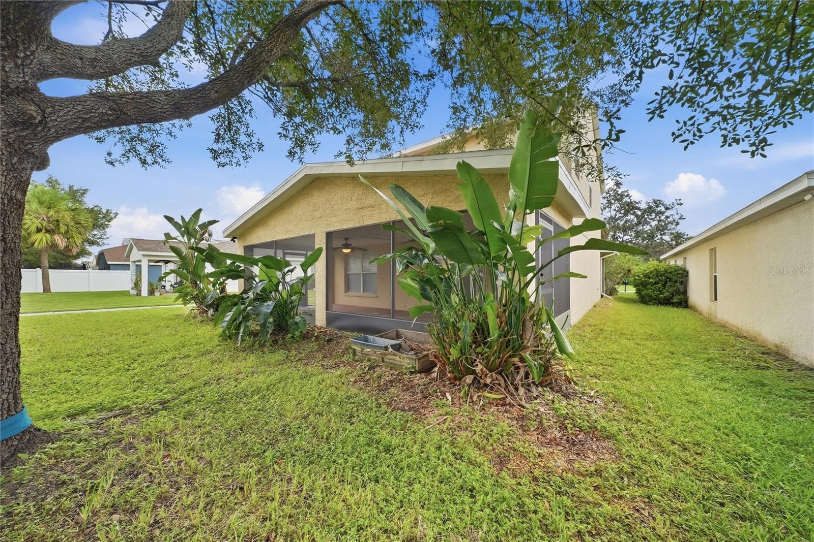 11441 CRESTLAKE VILLAGE