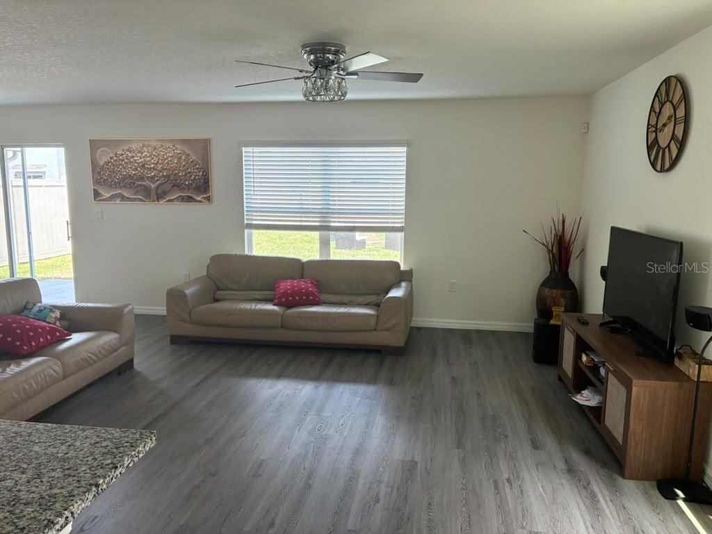 2598 HARDIN WAY