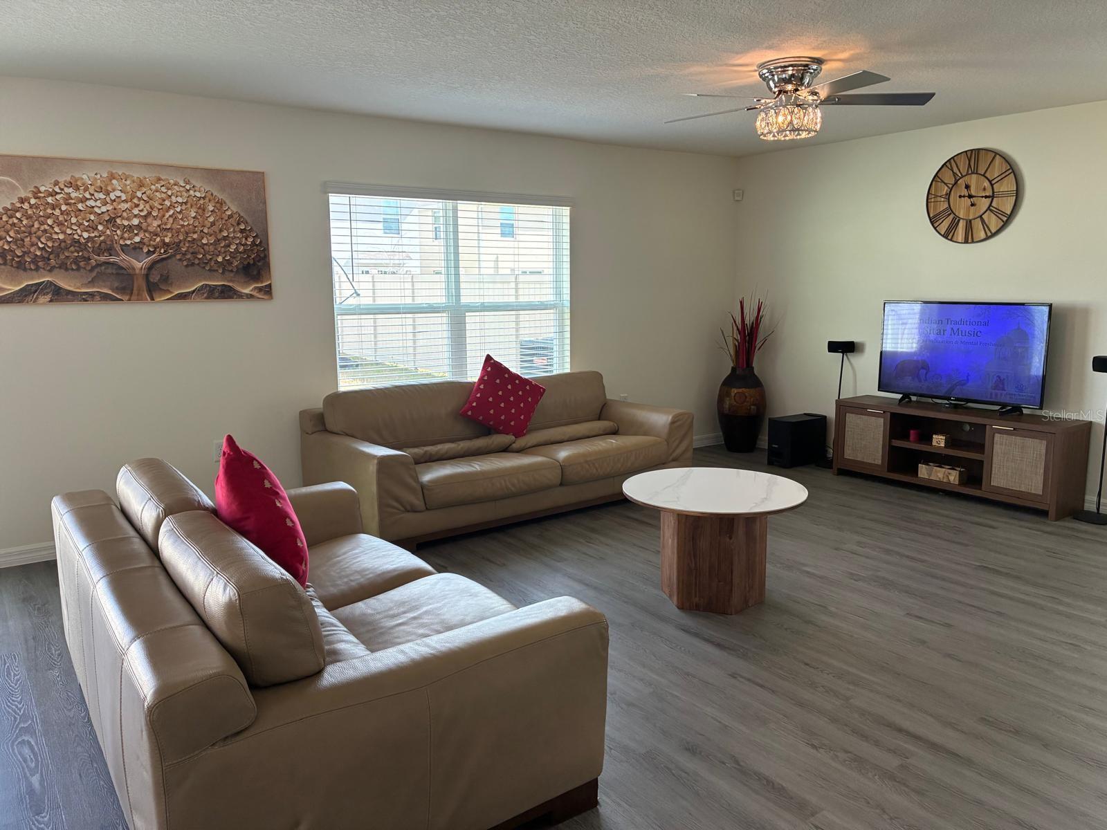 2598 HARDIN WAY