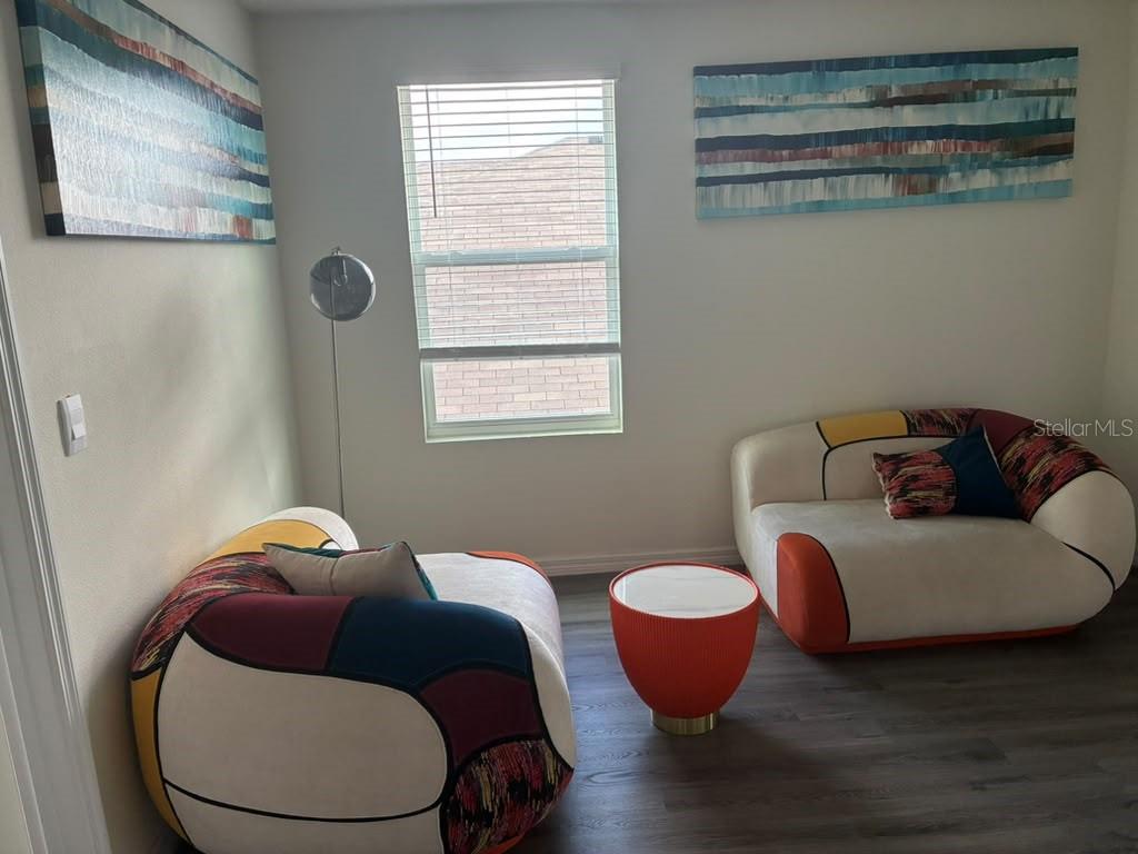 2598 HARDIN WAY
