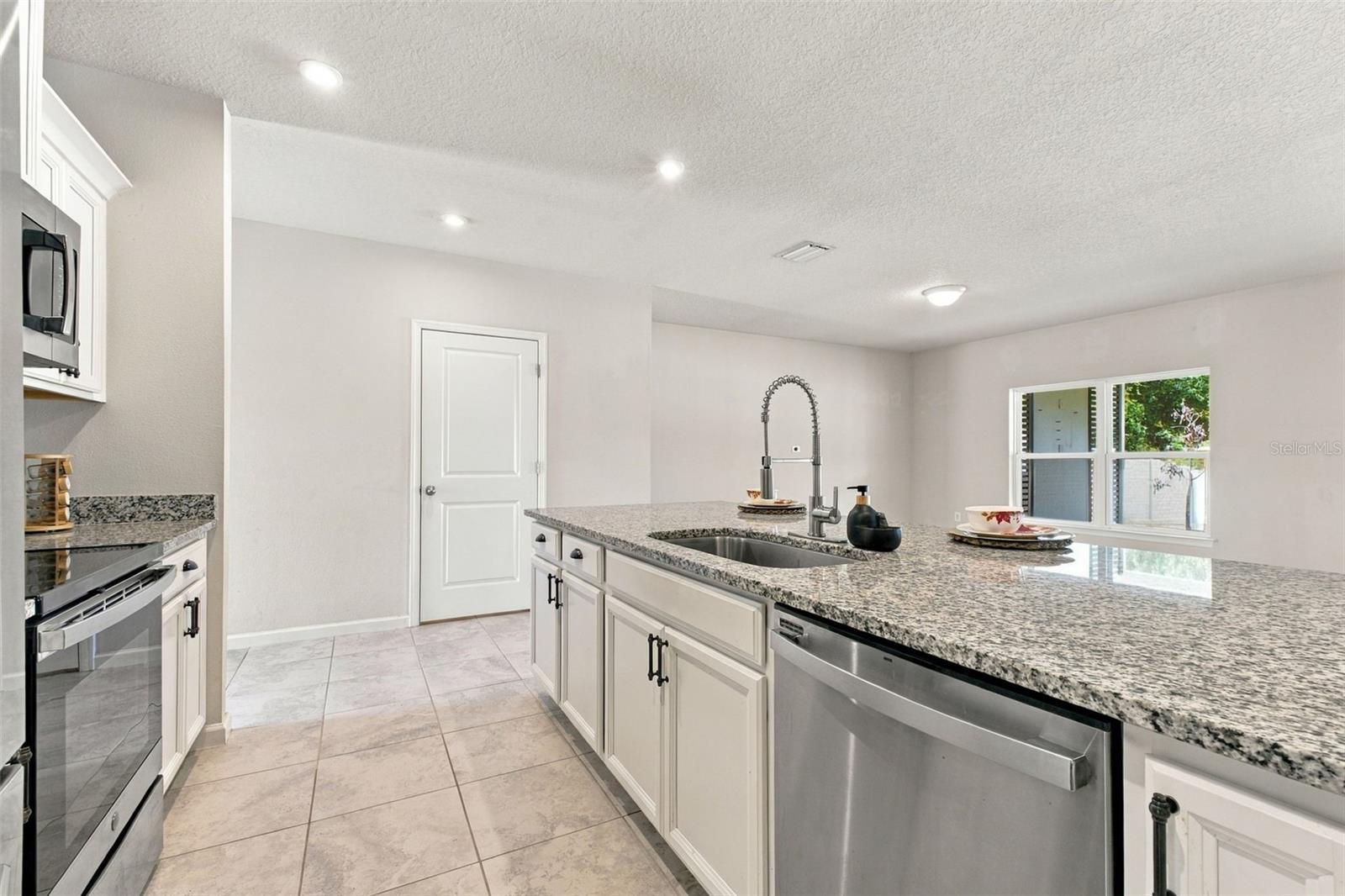 10646 HAWKS LANDING DR