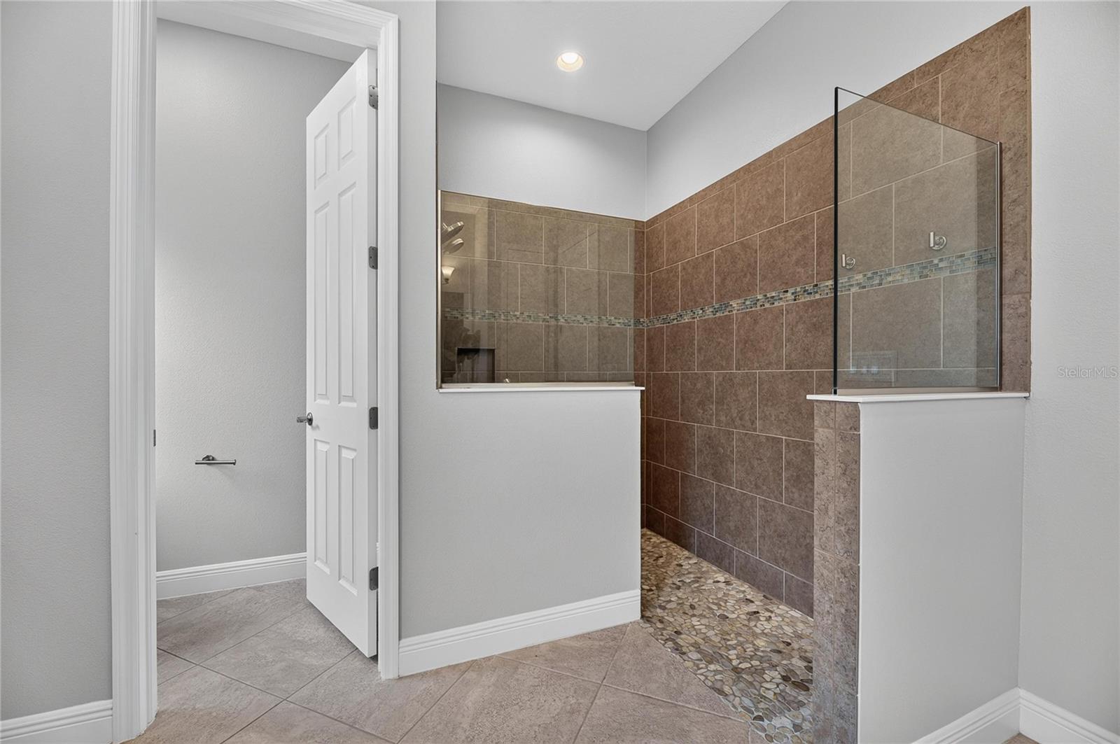 6419 SEASOUND DR