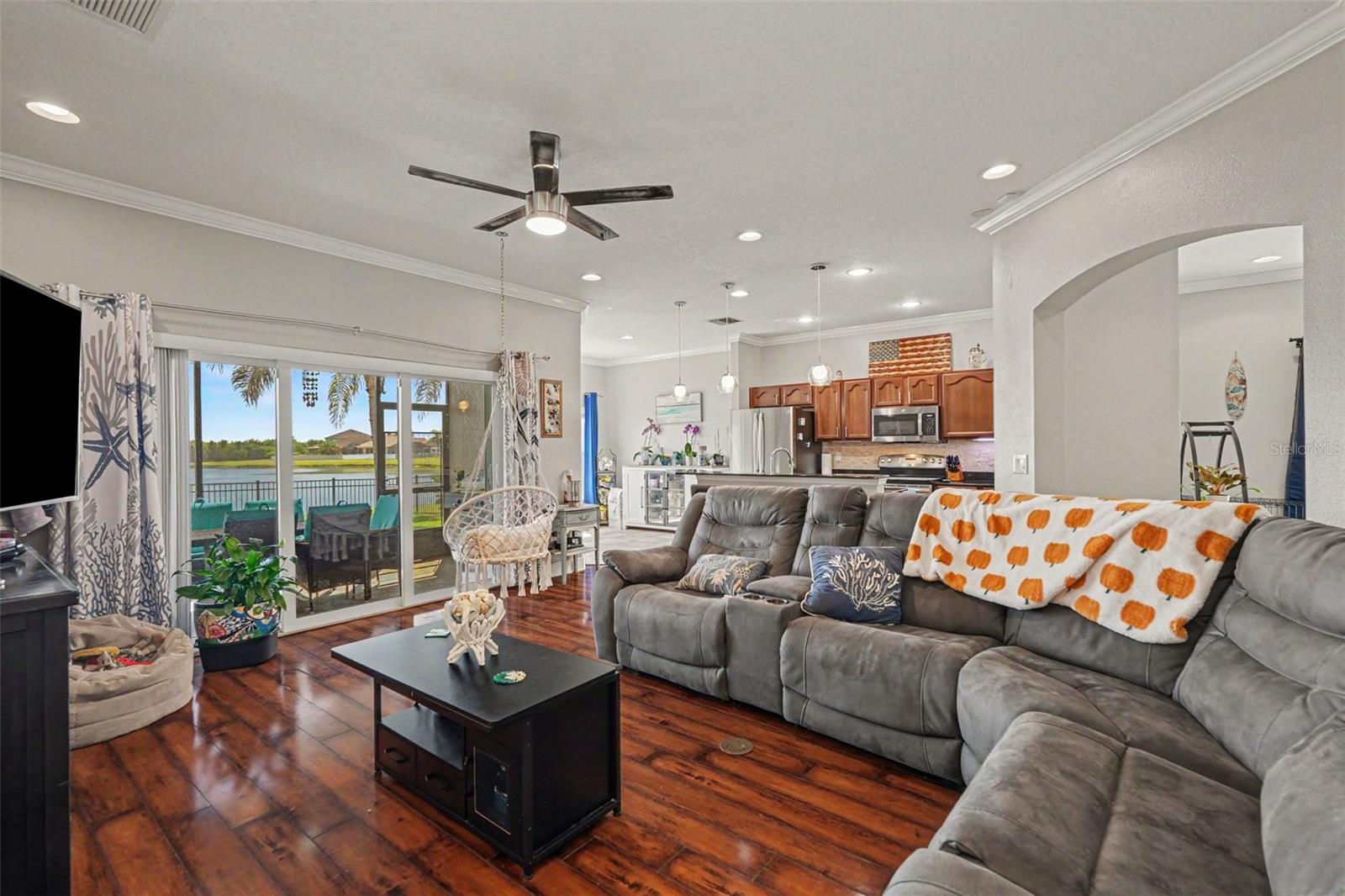 903 PARKER DEN DR