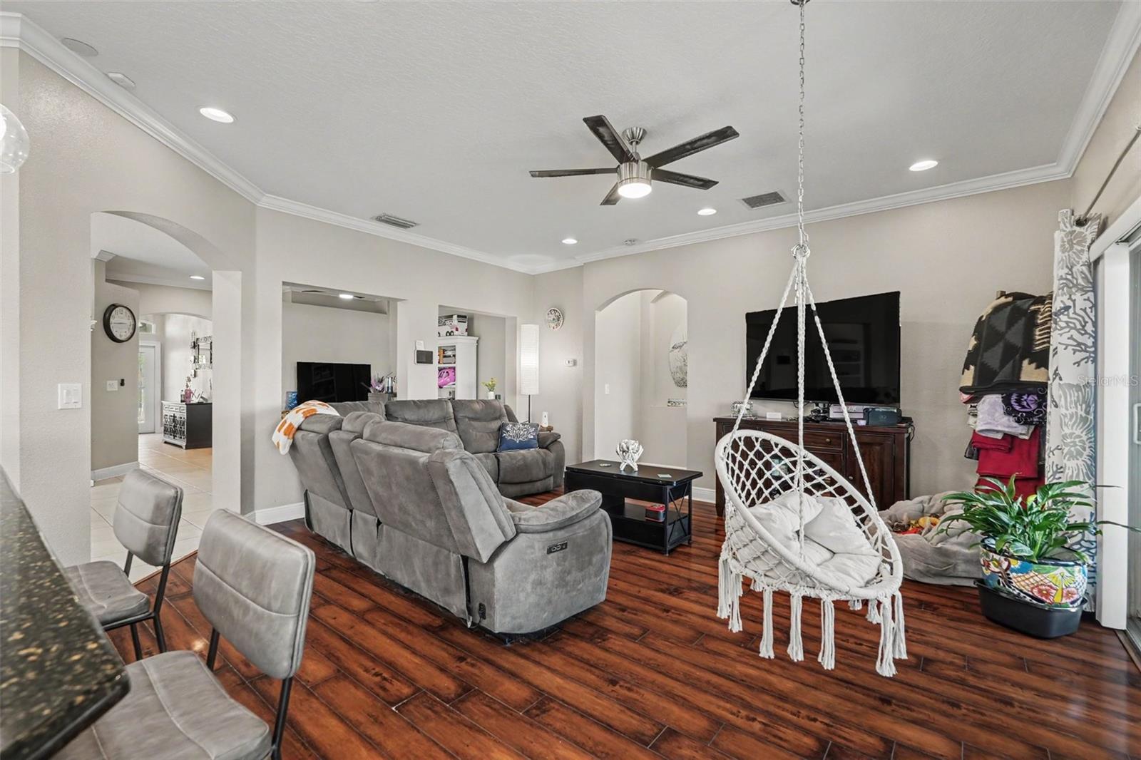 903 PARKER DEN DR
