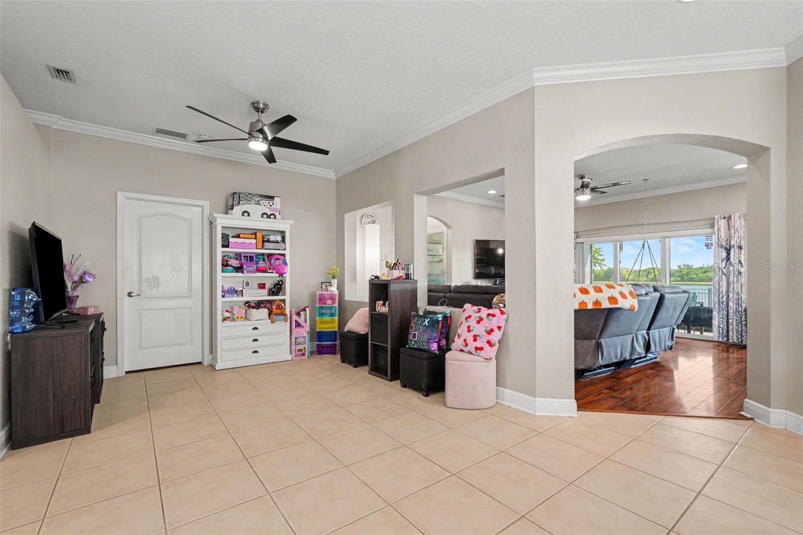 903 PARKER DEN DR
