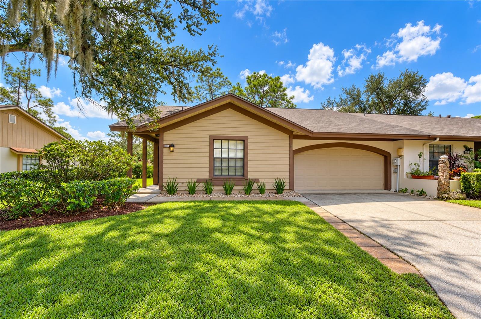 3942 Shoreside Cir, Tampa