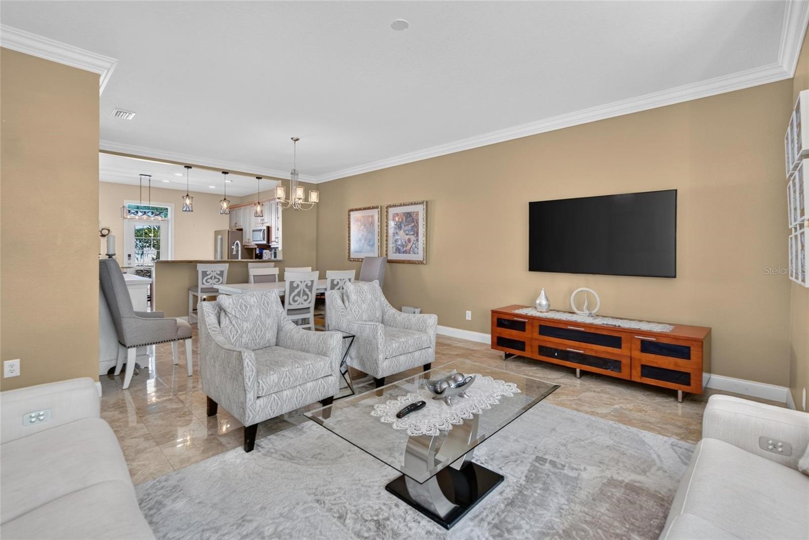 5518 LUMINAR POINTE LN