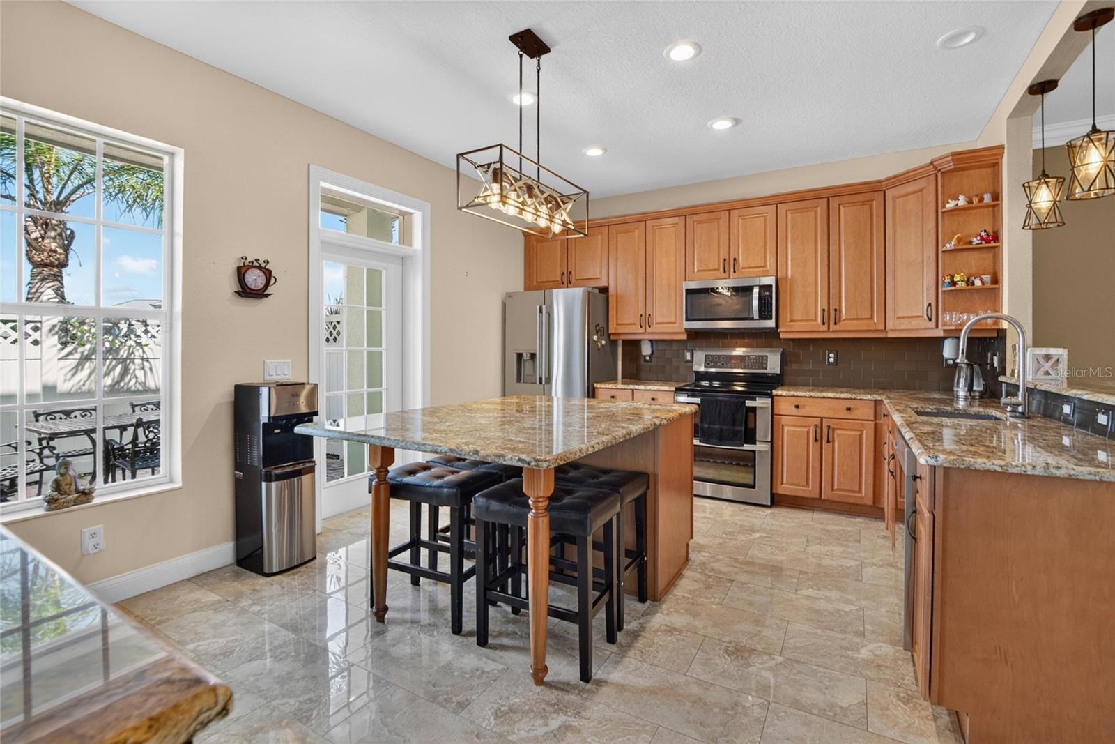 5518 LUMINAR POINTE LN