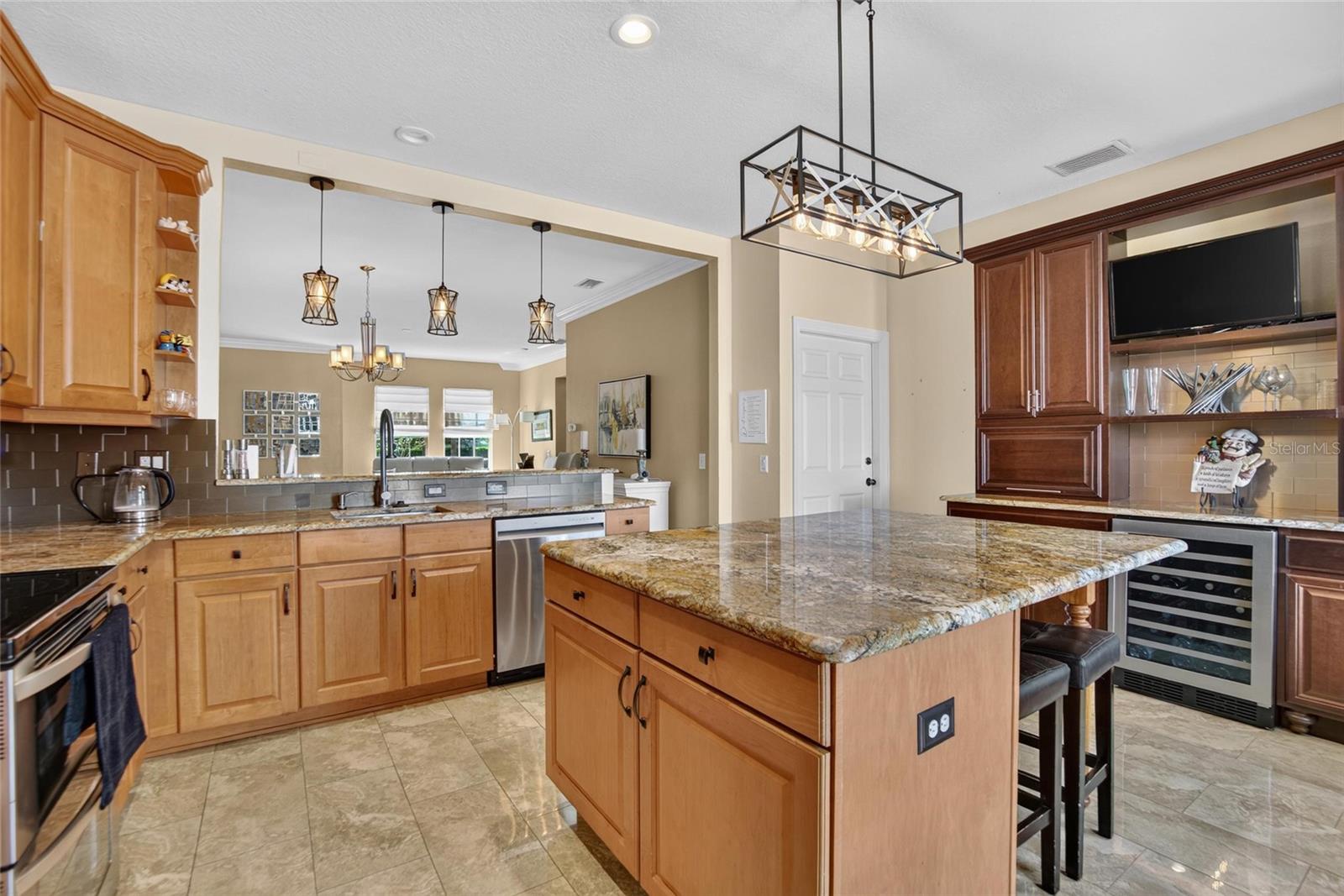 5518 LUMINAR POINTE LN