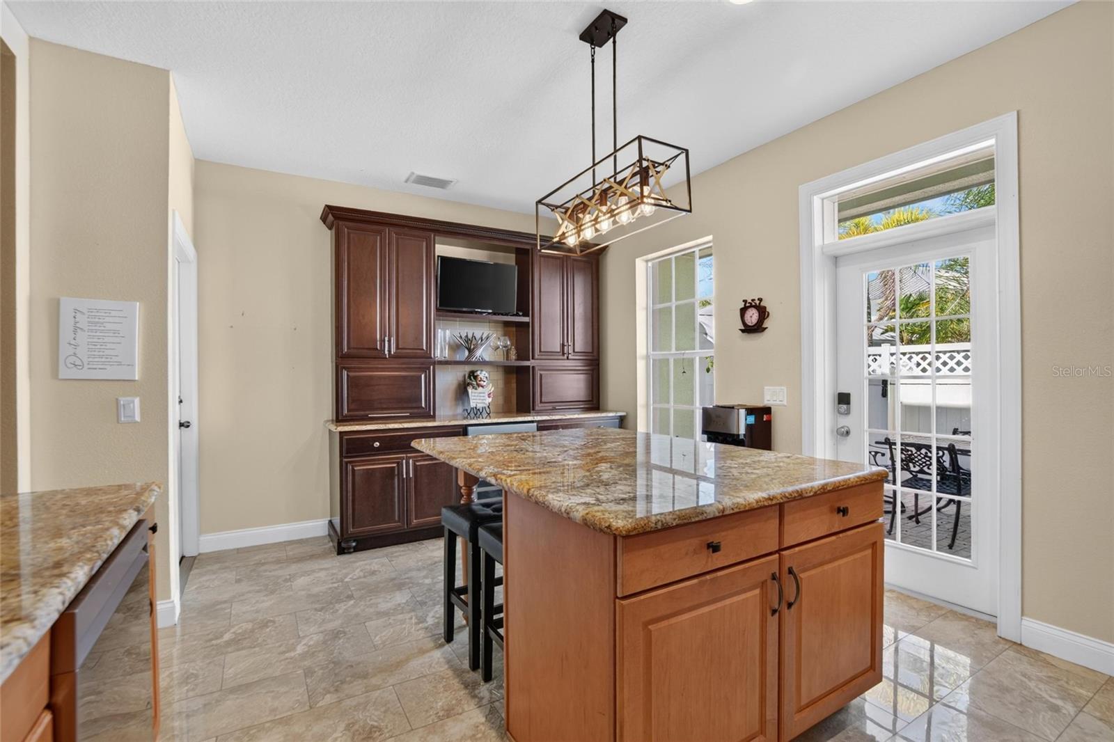 5518 LUMINAR POINTE LN